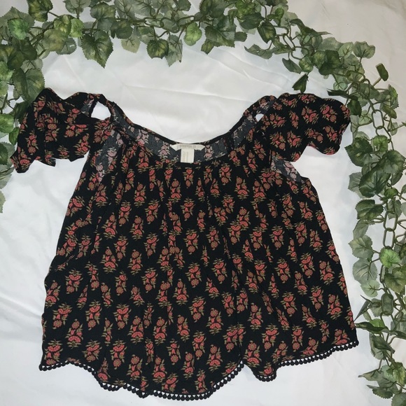 Floral Blouse - Picture 3 of 4